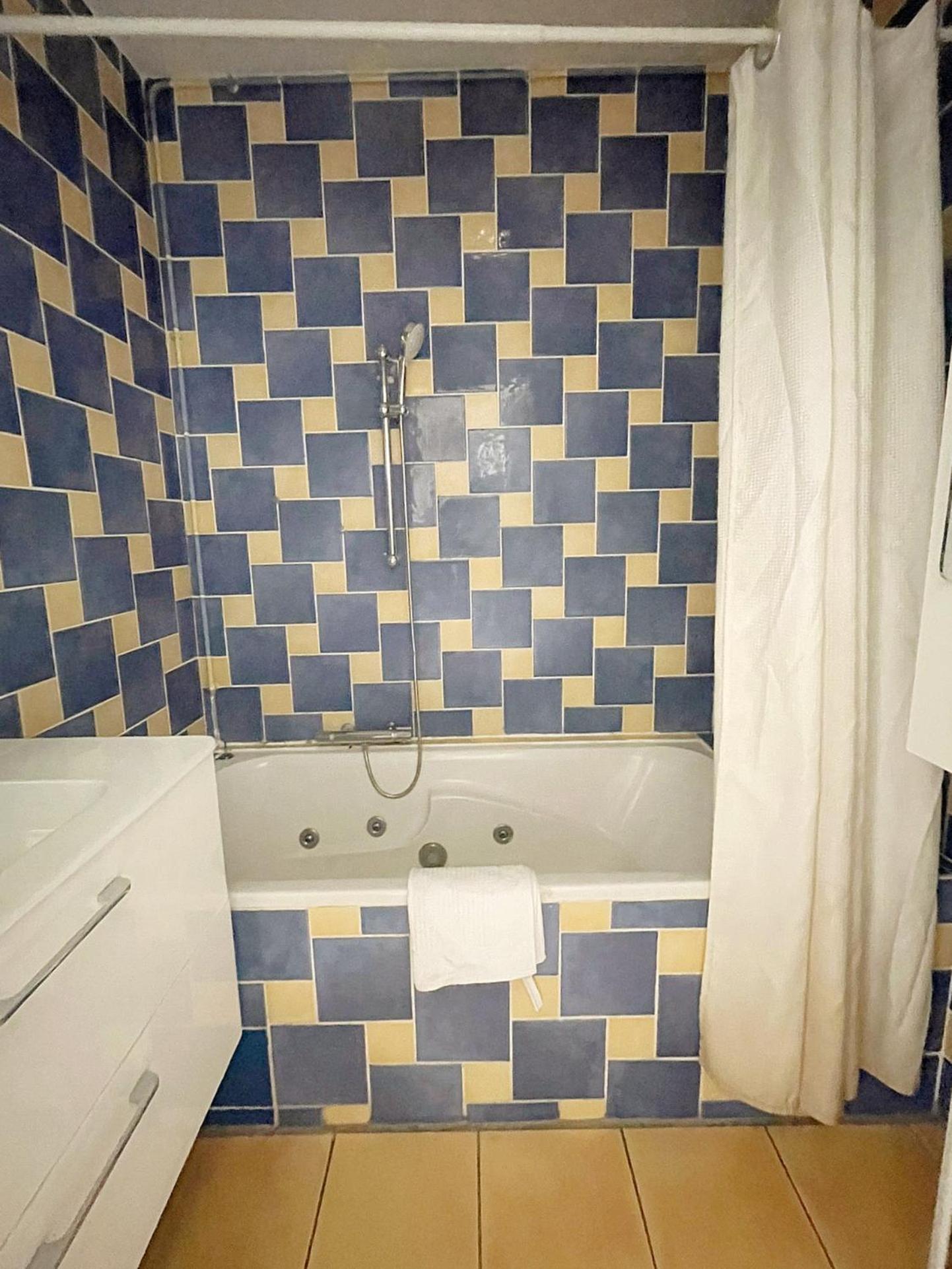 Superbe Apart 2 Rooms Lumineaux Parking Casa 里昂 外观 照片